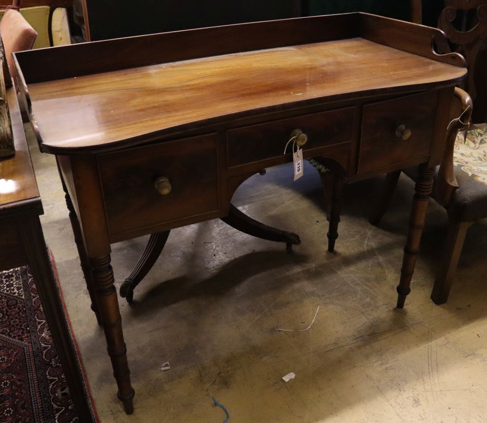 A Regency mahogany dressing table, width 107cm, depth 53cm, height 89cm